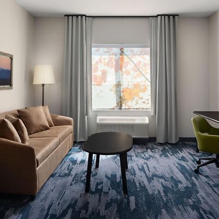 Fairfield By Marriott Inn & Suites Whitsett Greensboro East ภายนอก รูปภาพ