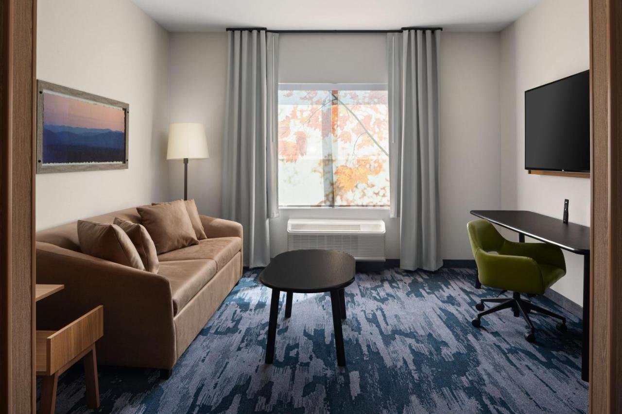 Fairfield By Marriott Inn & Suites Whitsett Greensboro East ภายนอก รูปภาพ